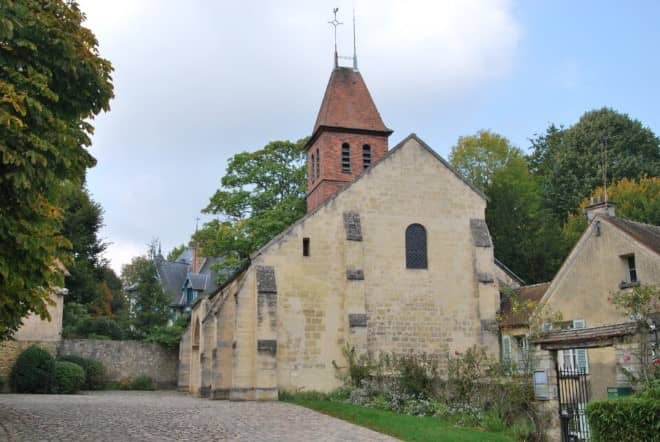 Photo extérieure de l’église de Fourqueux